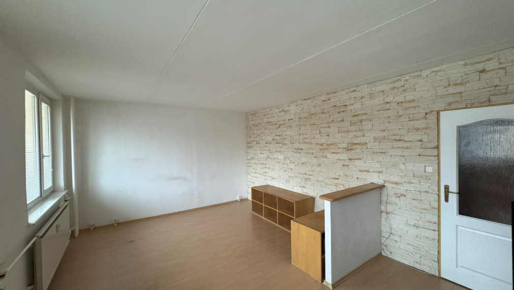 Priestranný 3-izbový byt na Humenskej – skvelá príležitosť na bývanie aj investíciu