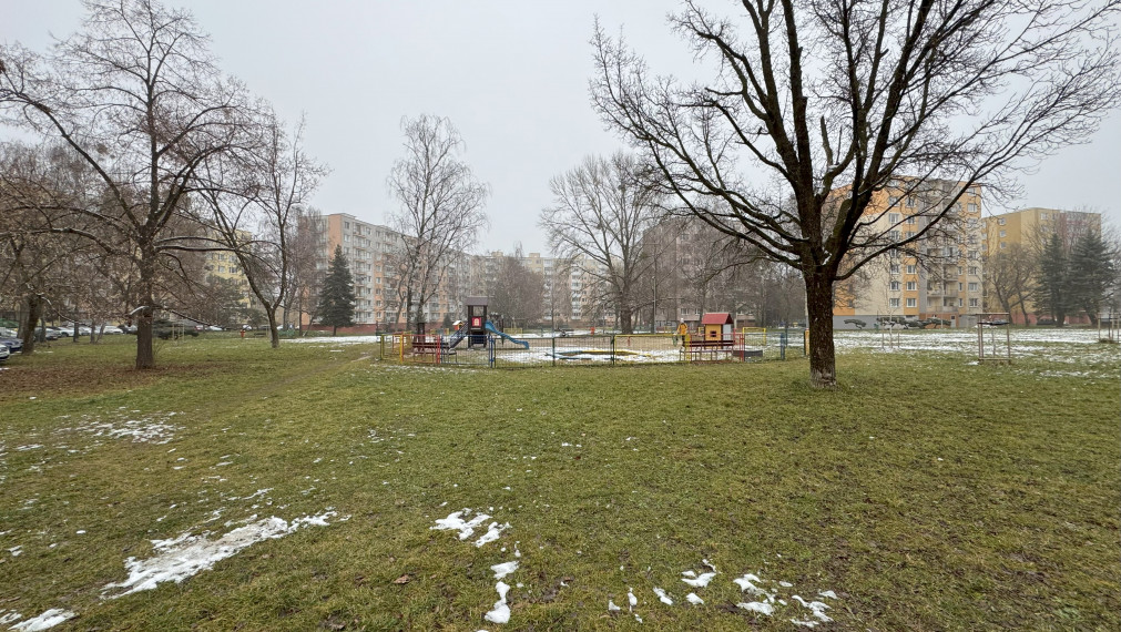 Priestranný 3-izbový byt na Humenskej – skvelá príležitosť na bývanie aj investíciu