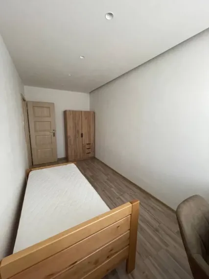 Na prenájom: Priestranný a slnečný 3-izbový byt v obľúbenej lokalite blízko centra mesta