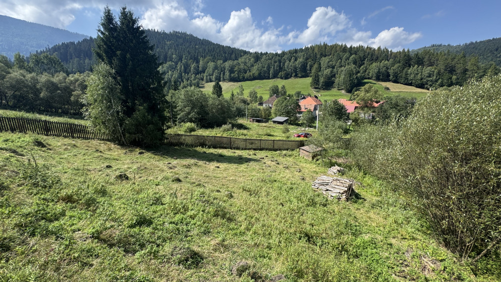 Predaj dvoch stavebných pozemkov v tichej lokalite.