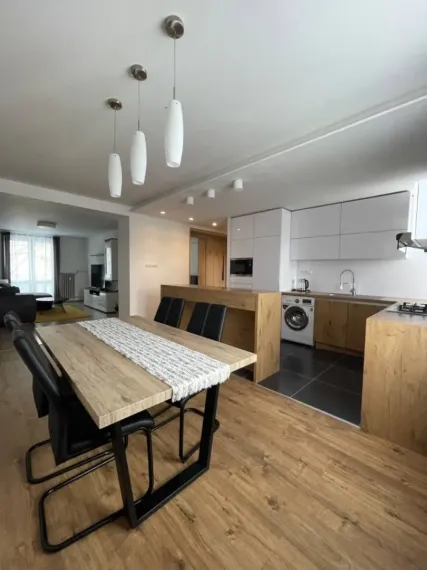 Na prenájom: Priestranný a slnečný 3-izbový byt v obľúbenej lokalite blízko centra mesta